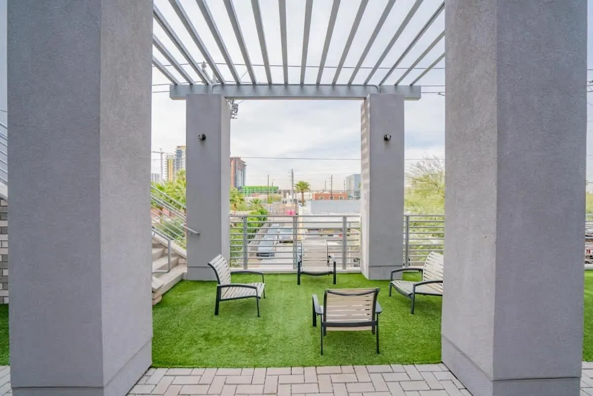 דירות פיניקס Comfy 2Bd Dt - Balcony, Gym, W-D, Parking - Sleeps 8