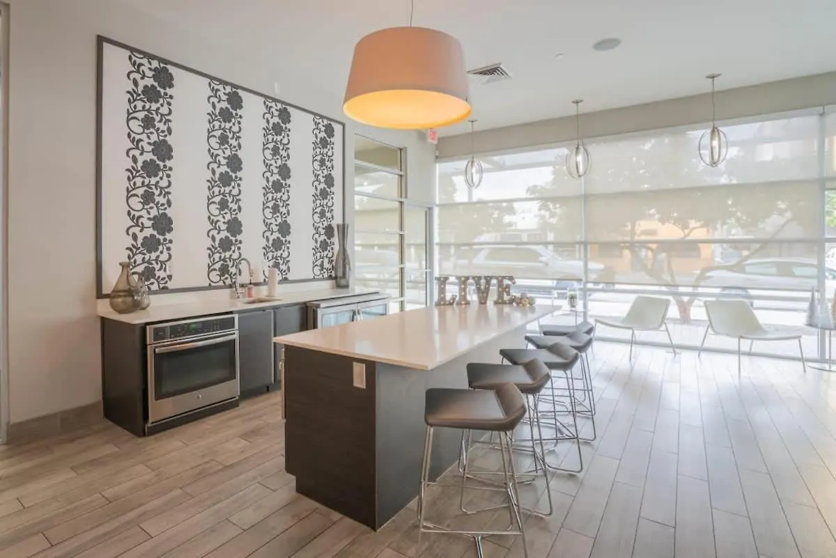 דירות פיניקס Comfy 2Bd Dt - Balcony, Gym, W-D, Parking - Sleeps 8