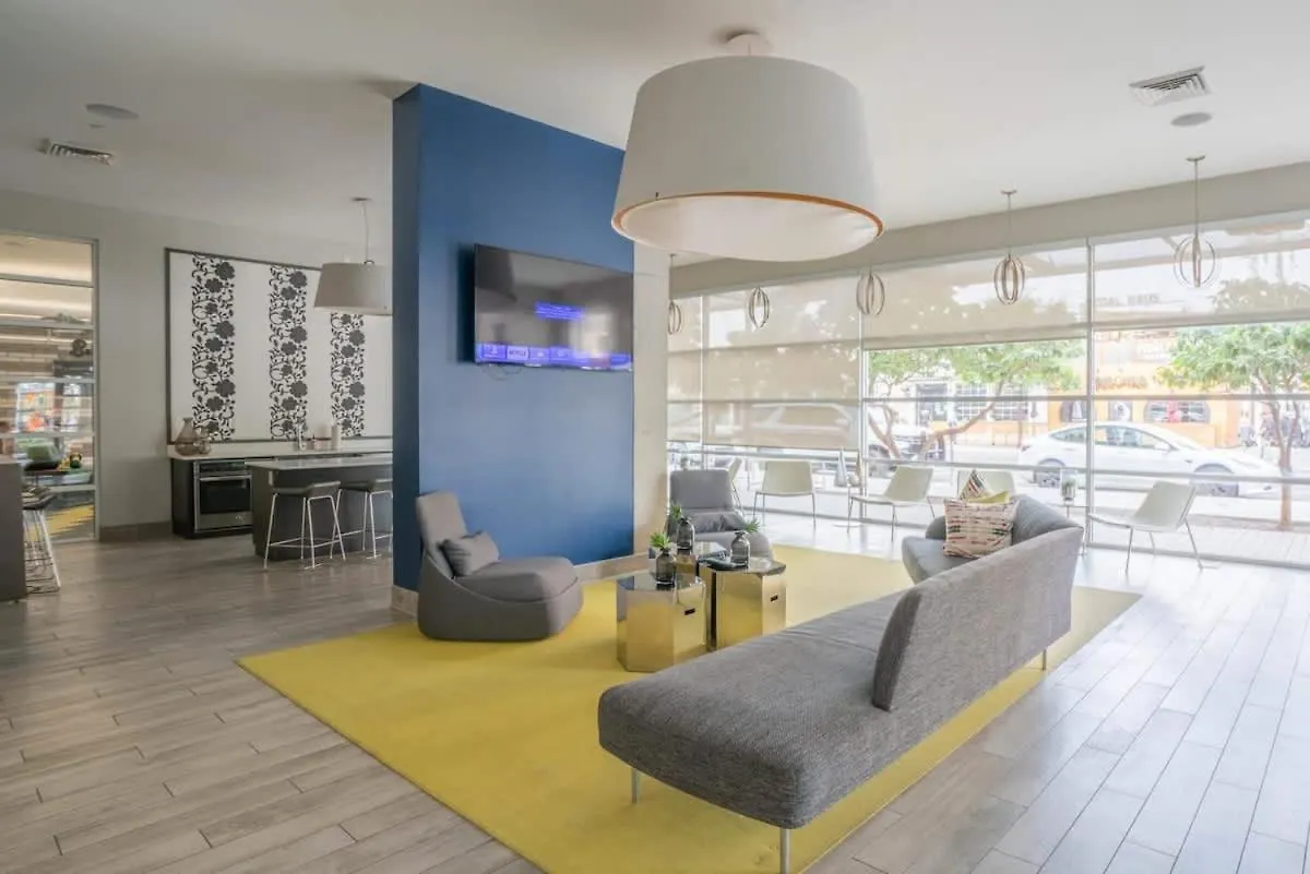 דירות פיניקס Comfy 2Bd Dt - Balcony, Gym, W-D, Parking - Sleeps 8