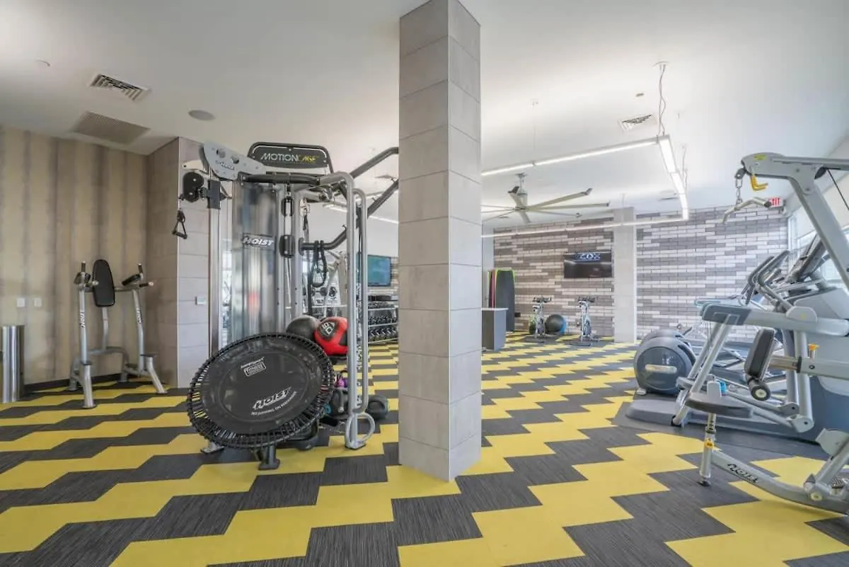 דירות פיניקס Comfy 2Bd Dt - Balcony, Gym, W-D, Parking - Sleeps 8
