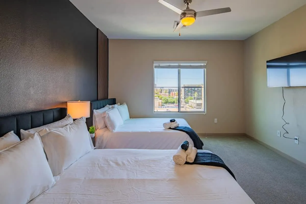 דירות פיניקס Comfy 2Bd Dt - Balcony, Gym, W-D, Parking - Sleeps 8 ארצות הברית