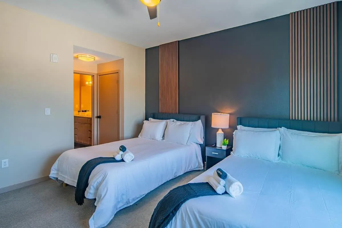 דירות פיניקס Comfy 2Bd Dt - Balcony, Gym, W-D, Parking - Sleeps 8